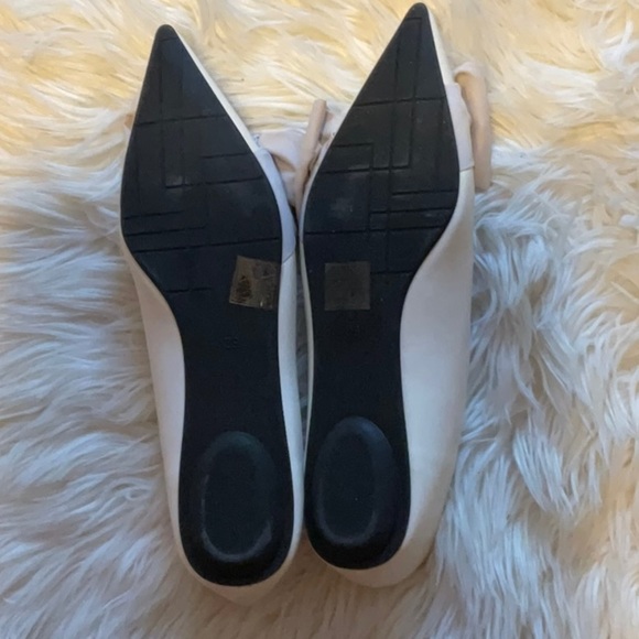 C.Paravano Women’s Cream Formal Leather Pointed Toe Embellish Bow Flats Size 8.5 - Picture 9 of 12